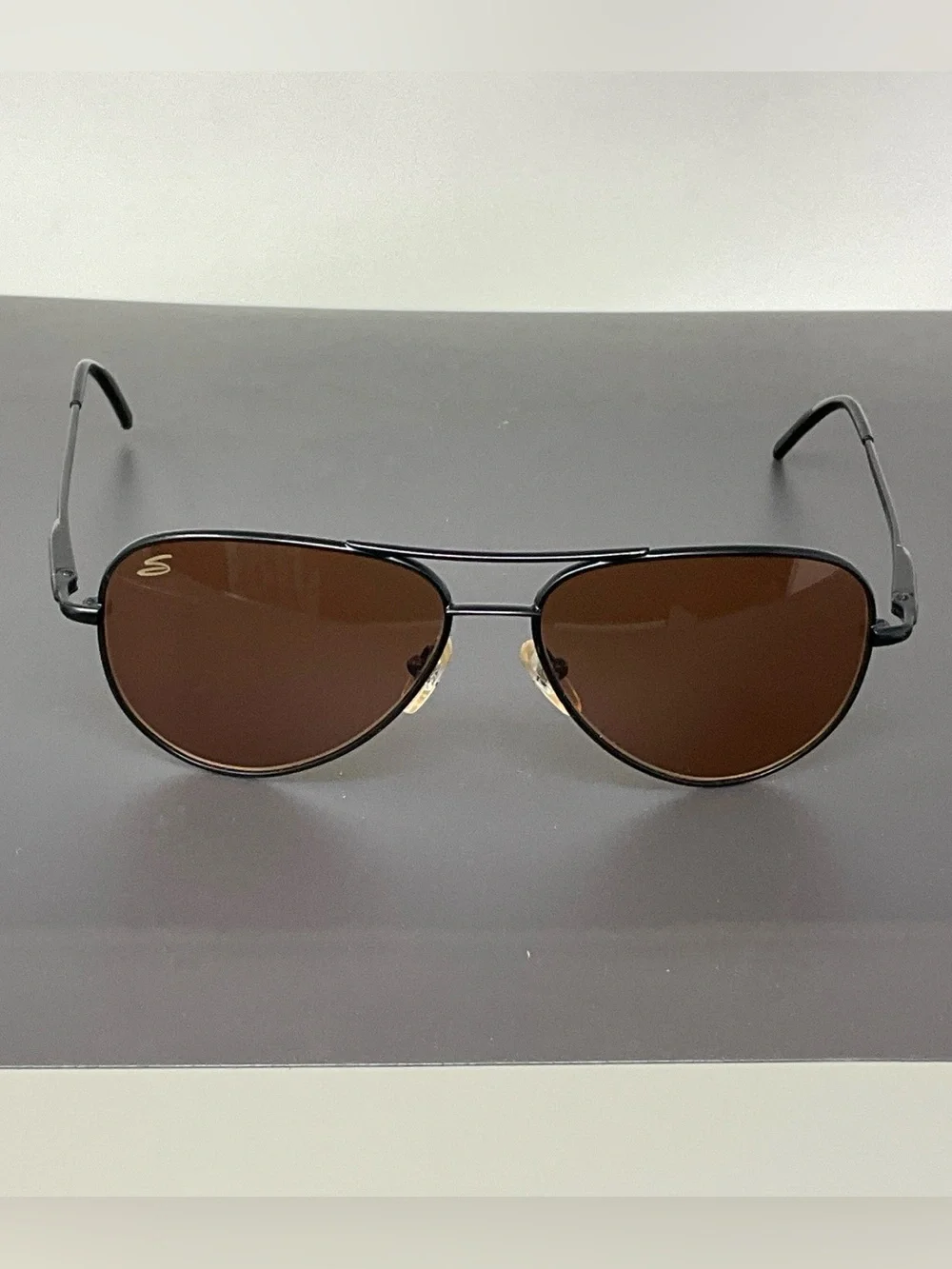 Serengeti Sunglasses Small Aviator photochromic polarized 6889 some scratches